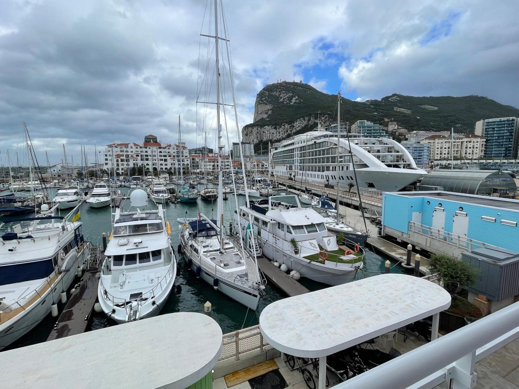 Deluxe Marina View Seafront Gibraltar Stay Esterno foto